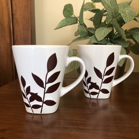 - Anthropologie 2 pc mug set - white with brown leaves - Picture 2 of 9